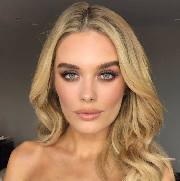 MAC Powderkiss Lipstick in Sultriness (Pale Cool Toned Baby Pink) - Picture 5 of 16